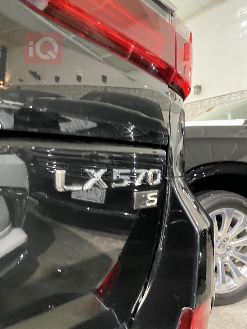 Lexus LX